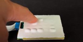 Científics creen una pantalla OLED amb botons tàctils emergents