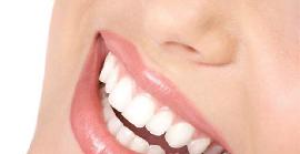 5 trucs per blanquejar les teves dents de manera natural
