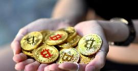 La mineria del bitcoin es desploma després de la caiguda del valor de la criptomoneda