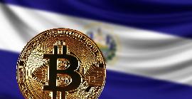 El Salvador perd més de 50 milions de dòlars per la caiguda del Bitcoin