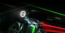 Razer llança una espectacular moto elèctrica amb disseny gamer