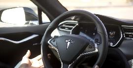 Tesla rebutja la campanya difamatòria del sistema autònom dels seus cotxes