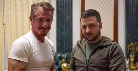 Sean Penn lliura un dels seus Oscar a Zelenski fins que guanyi la guerra