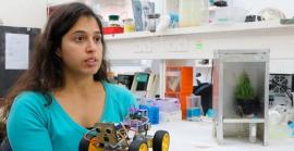 Científics creen un robot amb sensors biològics per olorar