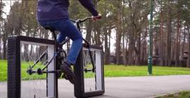 Un enginyer inventa la bicicleta amb les rodes quadrades